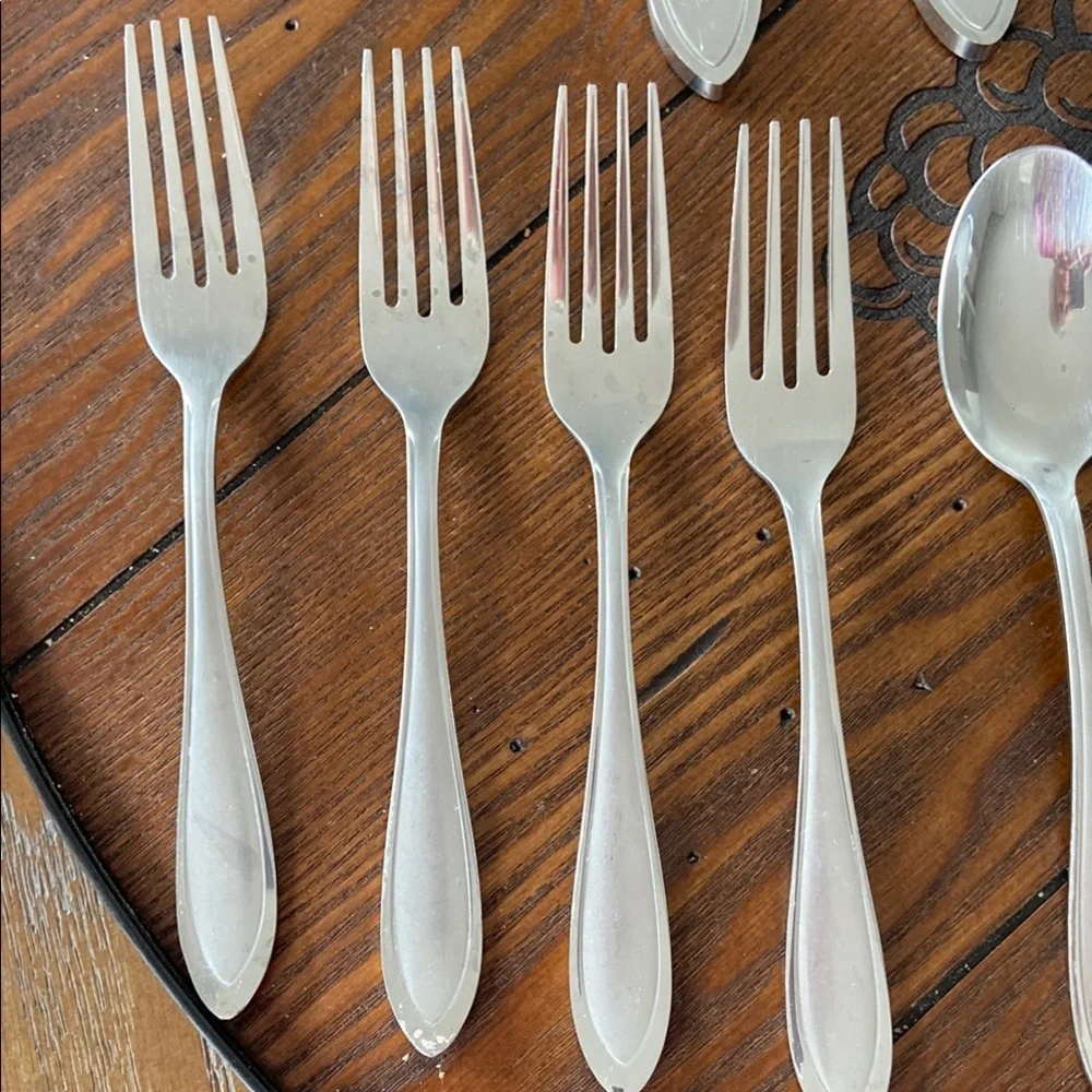 Cambridge Bayleaf Sand Flatware Set, Silver Cutlery Set 18 piece